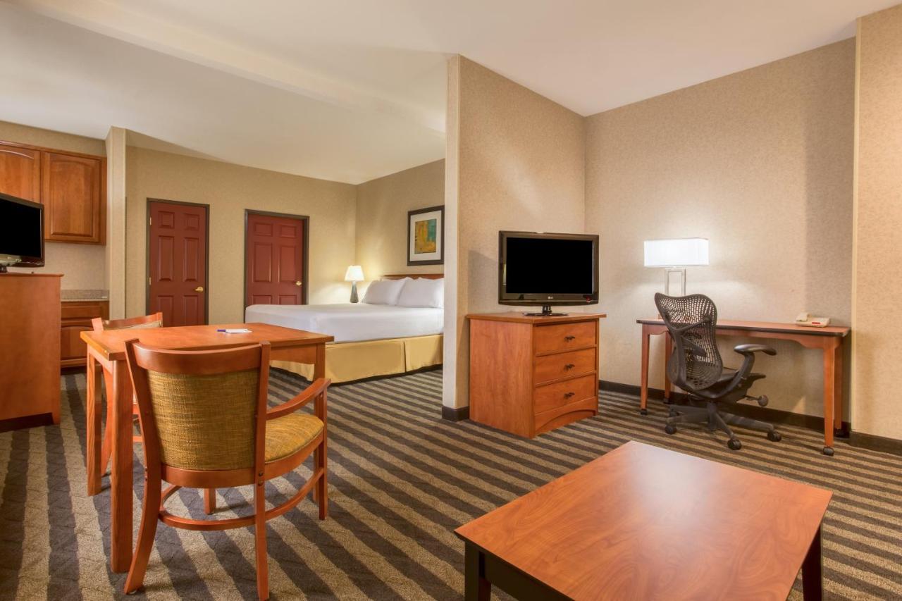 Holiday Inn Express Hotel & Suites Manteca, An Ihg Hotel Room photo